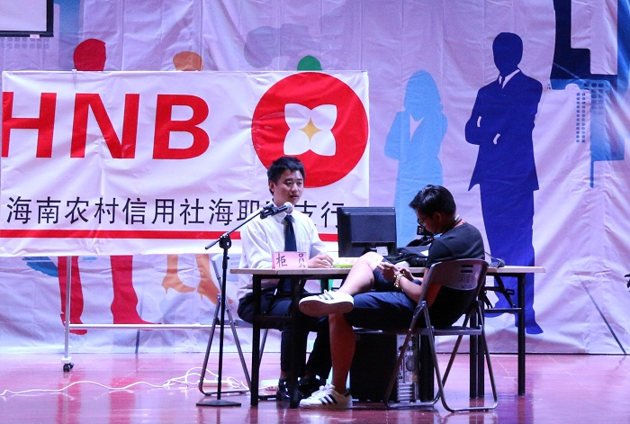 12月6日，财经谈球吧体育选手在职业角色情景展示（谈球吧体育记者团 黄炳蔚摄影）.jpg