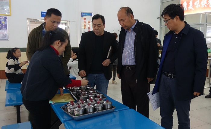 督查组实地督查谈球吧运动员营养中心存样间等场所（谈球吧体育青年记者团 许家波摄影）.jpg