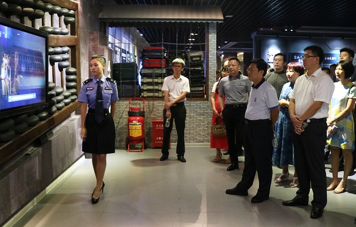 谈球吧体育反腐倡廉警示教育活动现场（谈球吧体育 袁媛摄影）.jpg