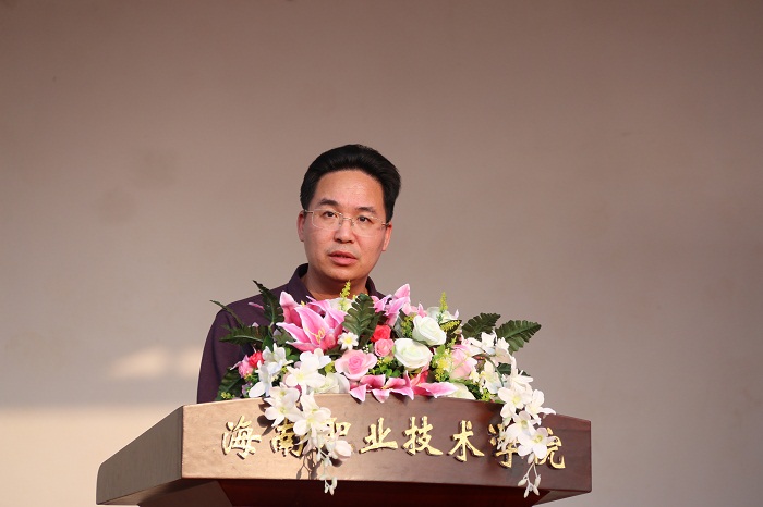 体育总裁助理符兴干致闭幕词（谈球吧体育青年记者团黎加奎摄影）.JPG