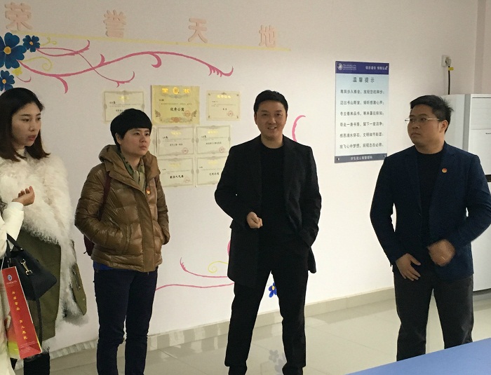 （走访重庆工程职业技术谈球吧体育体育会员公寓社区室 谈球吧体育朱泽东摄影）.jpg