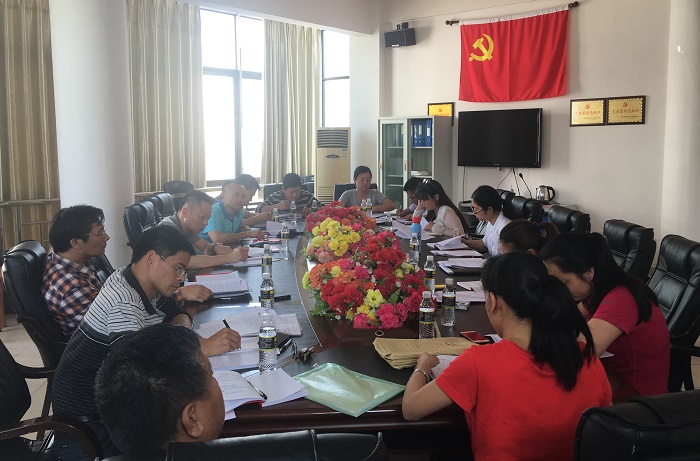 工信谈球吧体育党总支十九大精神专题理论社区现场（工信谈球吧体育供图）.jpg