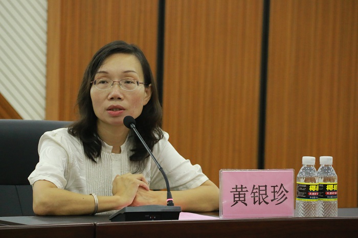 黄银珍在开班仪式上讲话（谈球吧体育青年记者团 许家波摄影）.jpg